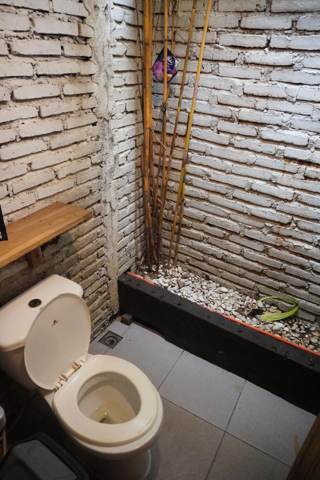 Indonesia Backpacker Hostels Kuta  Bagian luar foto