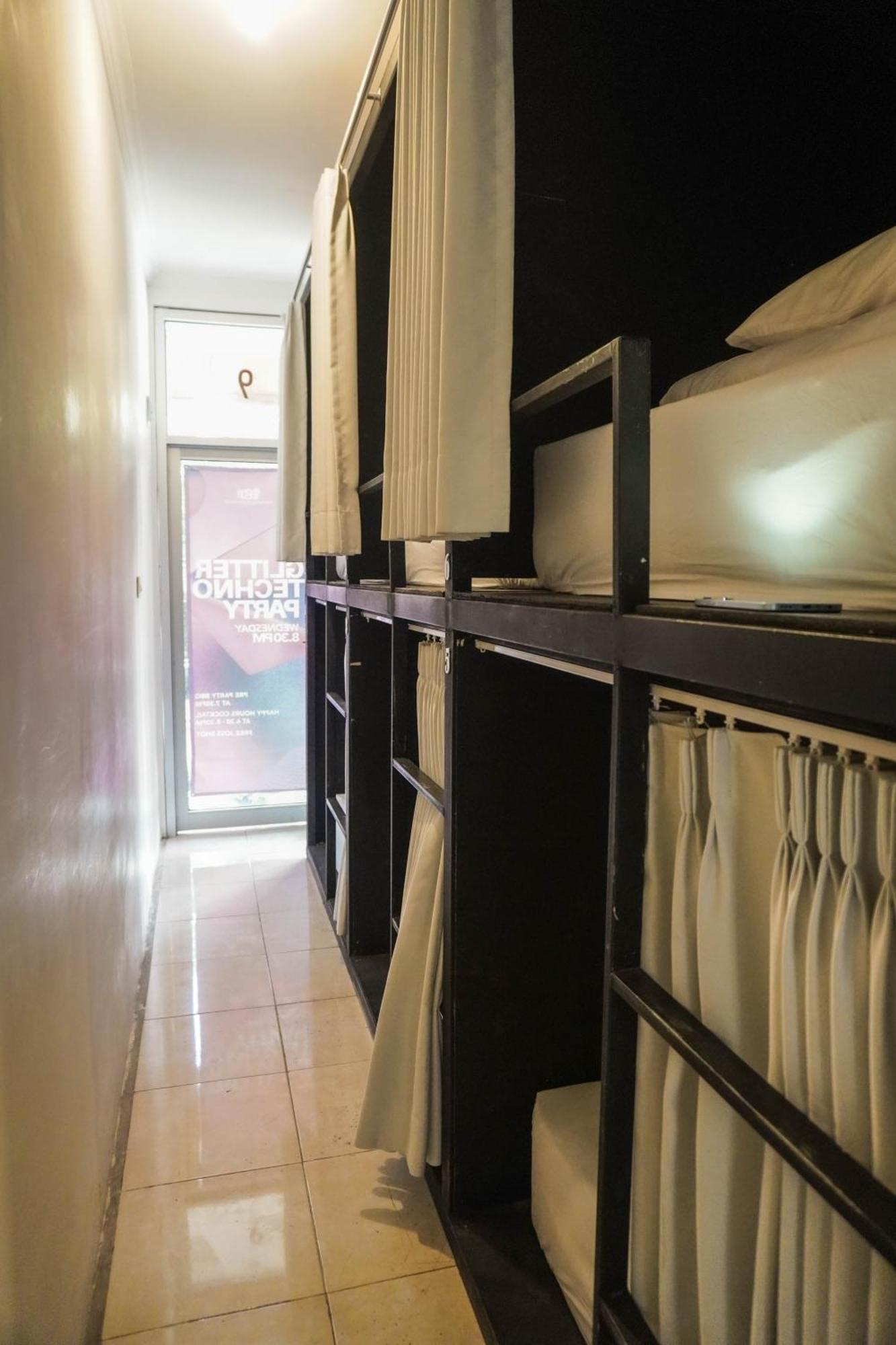 Indonesia Backpacker Hostels Kuta  Bagian luar foto
