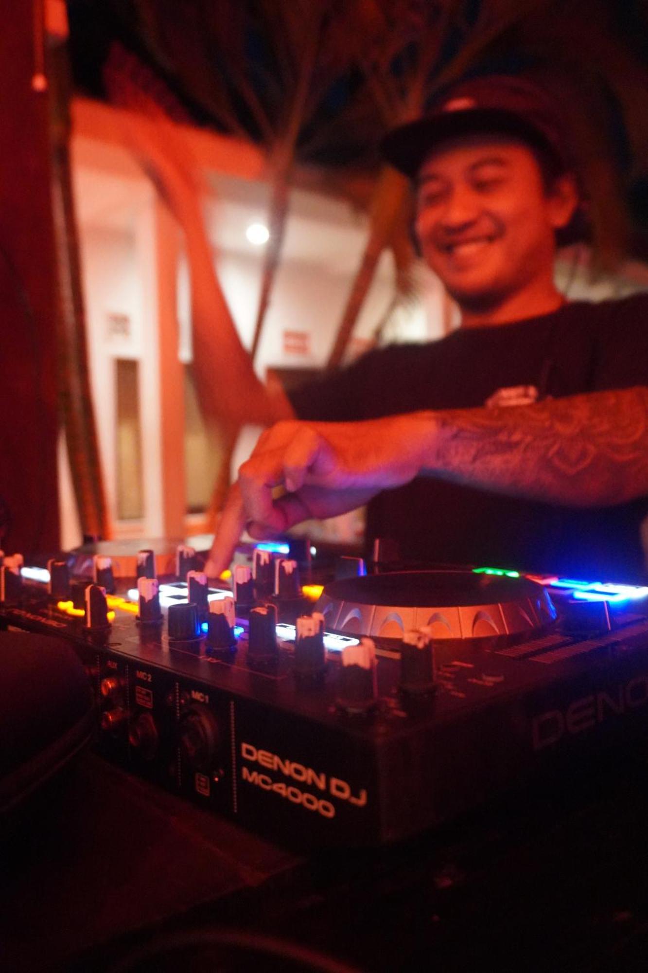 Indonesia Backpacker Hostels Kuta  Bagian luar foto