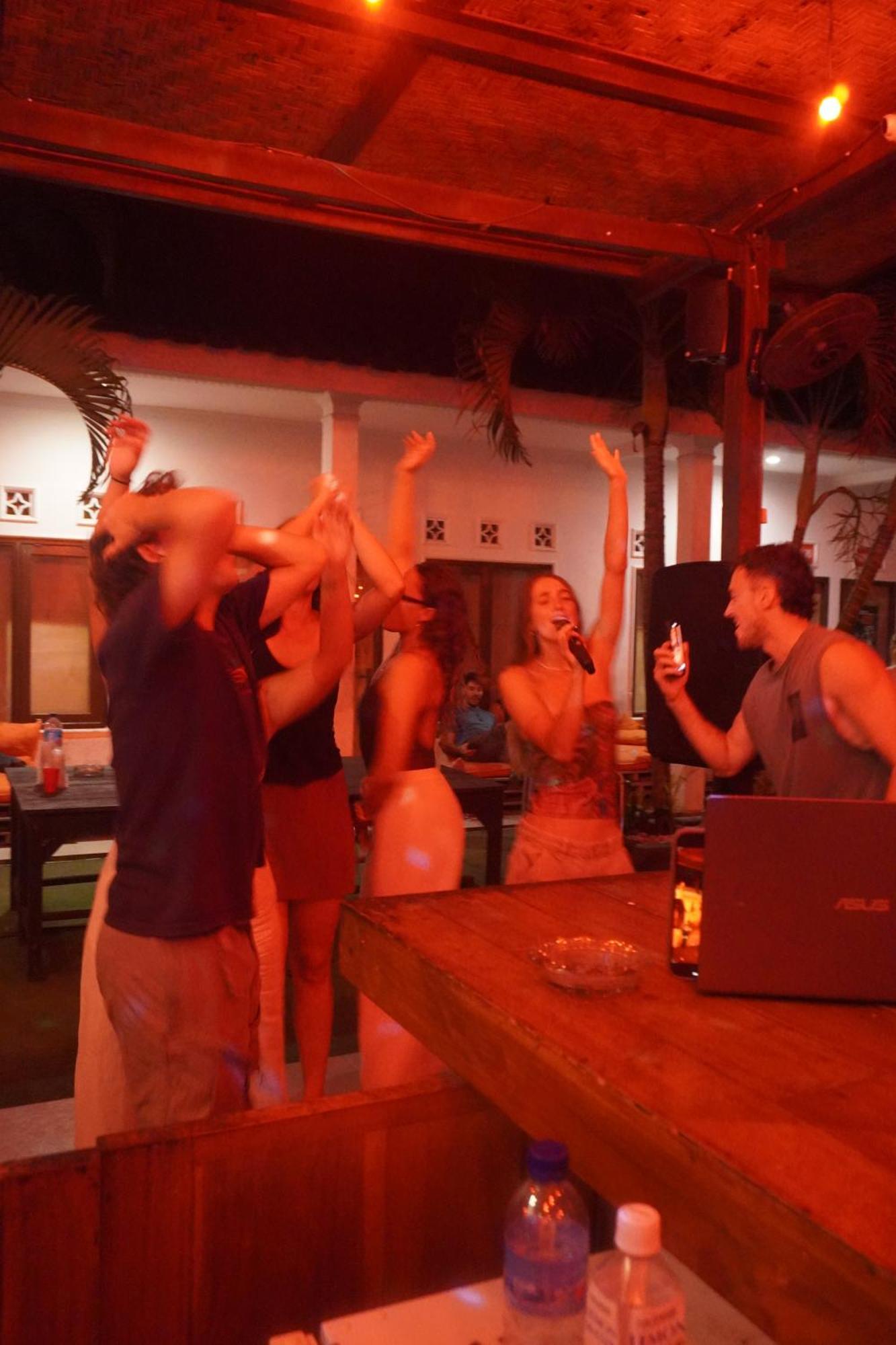 Indonesia Backpacker Hostels Kuta  Bagian luar foto