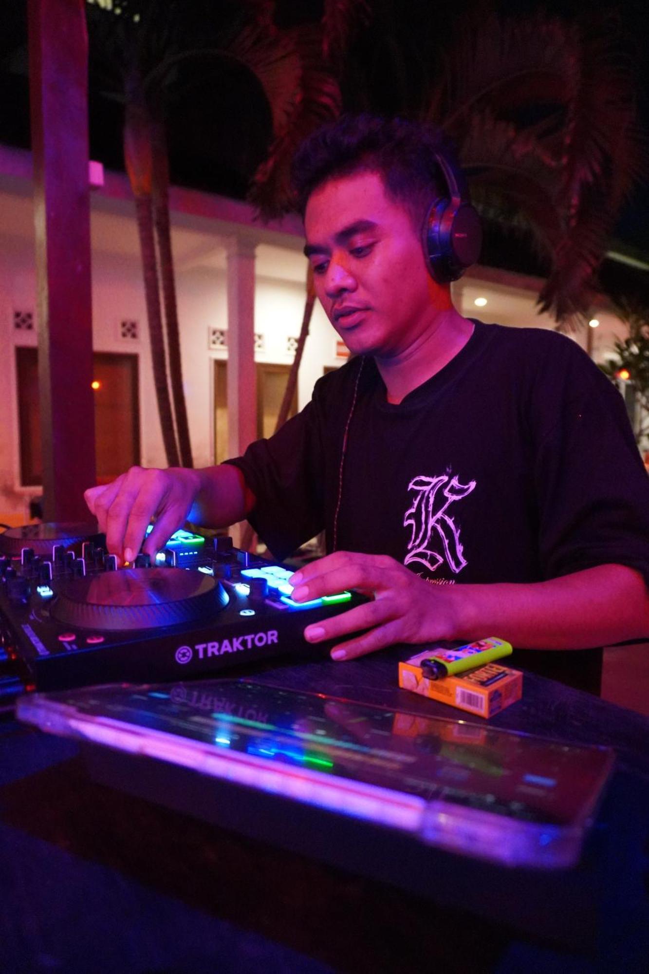 Indonesia Backpacker Hostels Kuta  Bagian luar foto