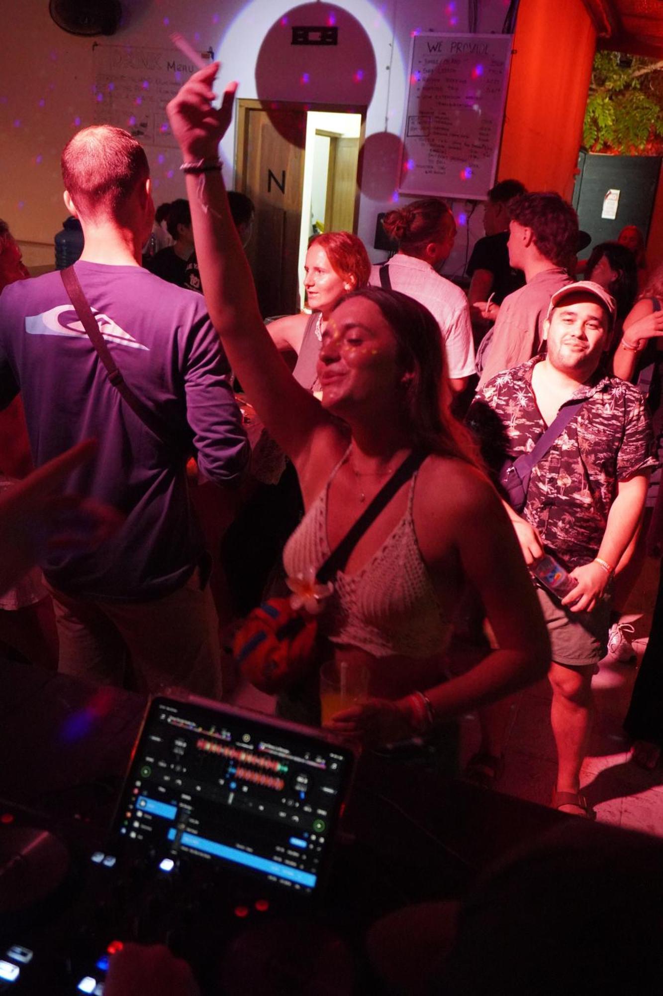 Indonesia Backpacker Hostels Kuta  Bagian luar foto